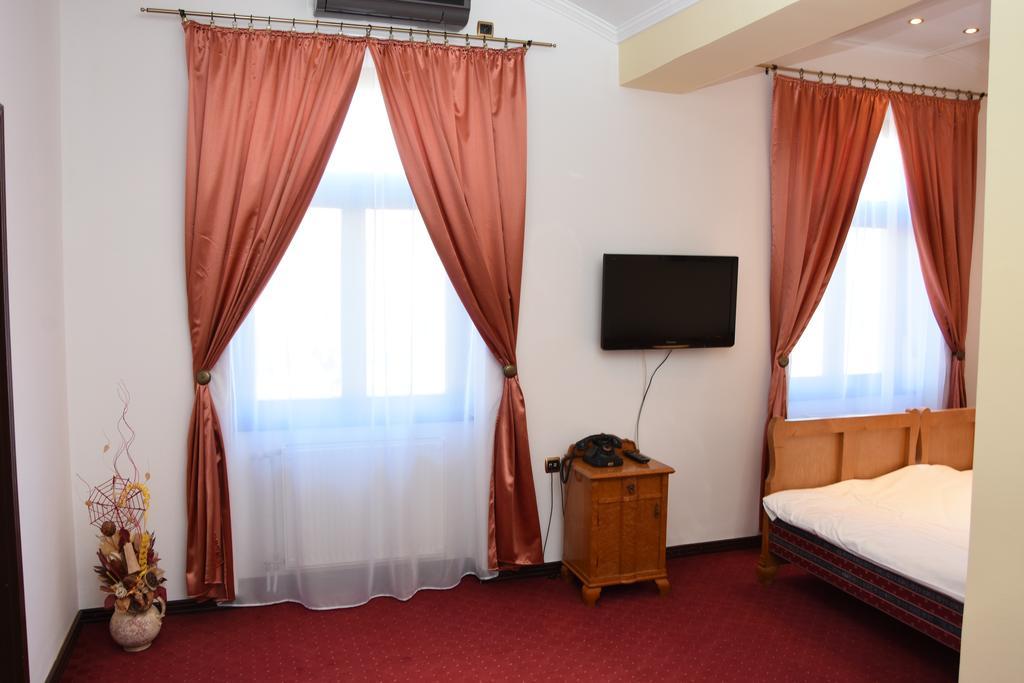 Guest House Vila Lujza Палич Екстериор снимка